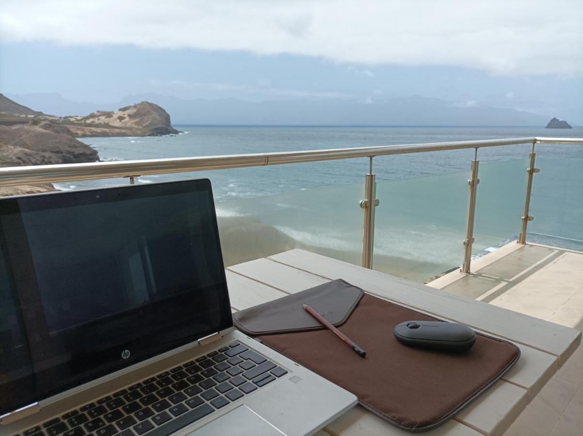 Seafront Holiday House On The Mindelo Bay Exterior photo